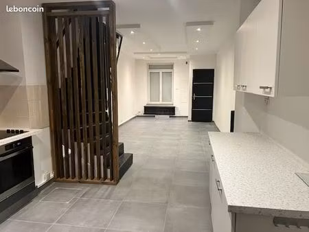 maison rénovée en plein centre de croix