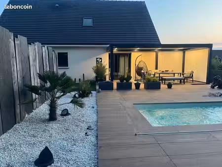 remise en vente - maison familiale avec piscine chauffée et prestations de qualité – proch