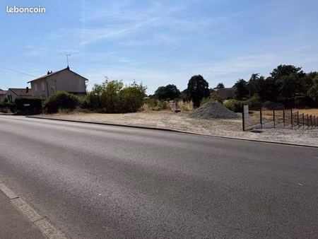 terrain 1250m2 bressuire viabilisé