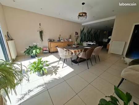 maison 6 pièces 200 m²