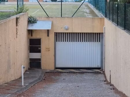 garage/box fermé 15m2 dans résidence sécruisée proche mer