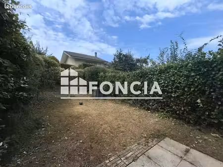 villa 4 pièces 77 m²