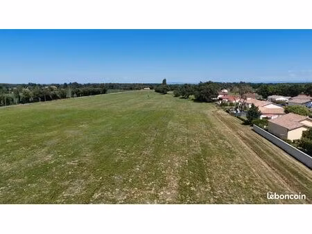 terrain 541 m² perrex