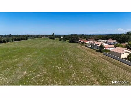 terrain 802 m² perrex