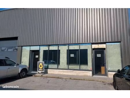 ensemble comprenant 5 locaux d'activités - zone industrielle de perrignier