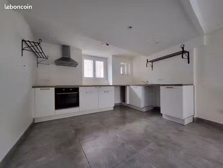 location maison de village t3 saint maximin la sainte baume