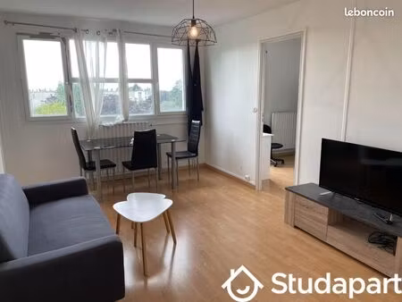 chambre 1 pièce 12 m²