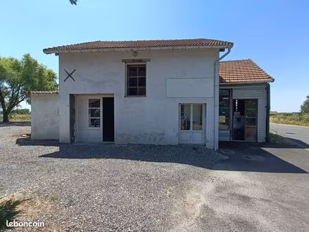 propriété 3 pièces 200 m²