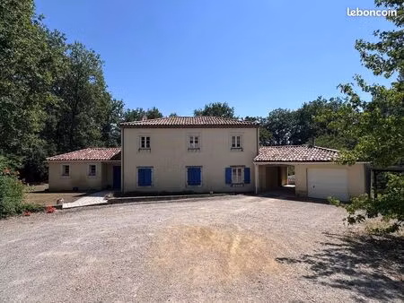villa 5 pièces 195 m²