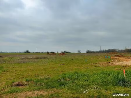terrain 986 m² lencloitre