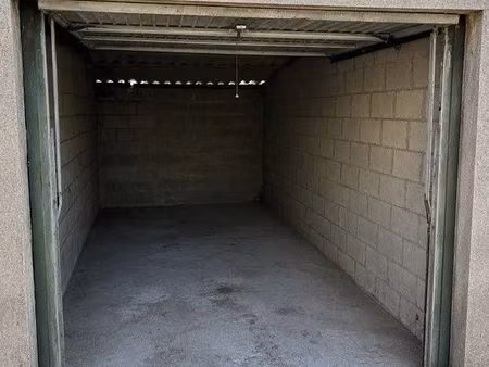 garage à vendre – saint-quentin – 8 800