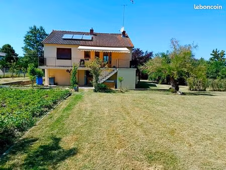 maison 3 chambres eco-responsable dpe en a de 102m2 rénovée avec vaste terrain plat arboré
