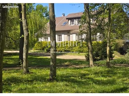 maison 10 pièces 237 m²