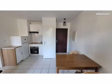 t1 avec coin nuit centre de cessy proche de genève  disponible à partir du 1 septembre 202