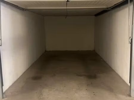 garage / box à louer saint genis pouilly– résidence sécurisée