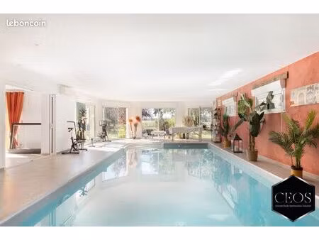 maison 8 pièces 280 m²