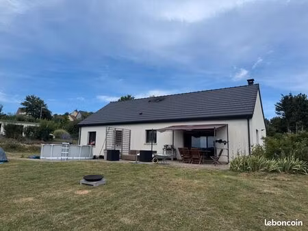 pavillon de plain pied de 2018 bati sur environ 3000 m2