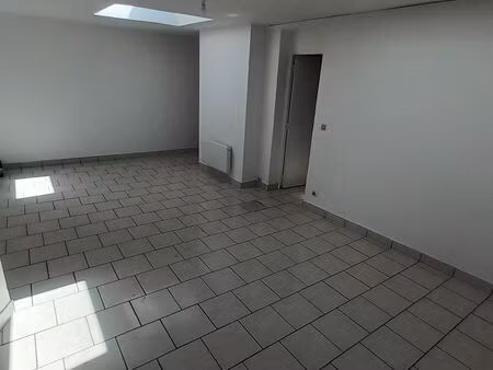 t2 avec extérieur -50 m² -centre-ville