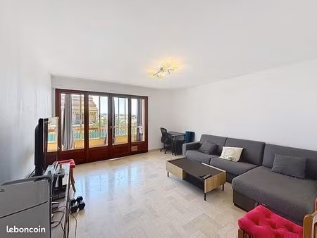 appartement 1 pièce 58 m²
