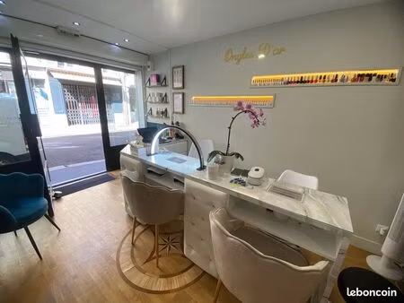 vends fond de commerce à versailles