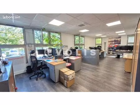 local d'activité 1 290 m²