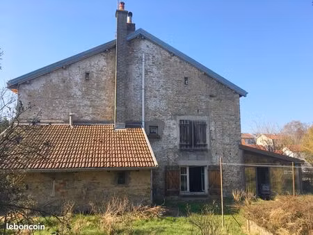 epinal à 10 mn centre ville -maison ancienne en pierre  garage  parcelle 1474 m2