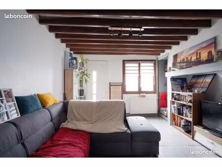 maison sans extérieur saleux