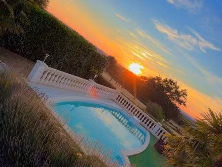 villa d’architecte d’exception – piscine – vue panoramique
