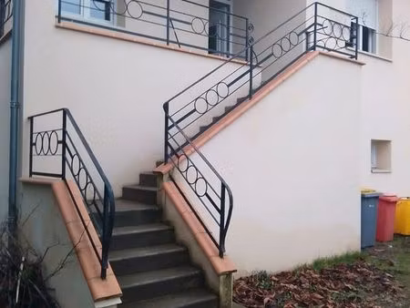 appartement f4 avec 150m2 environ de terrain