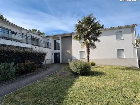 appartement t3 le poiré sur vie