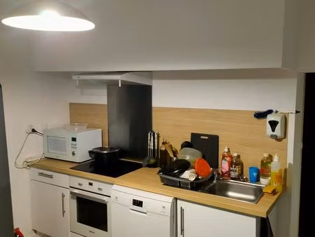 appartement 3 pieces 77 m2 et cours exterieure