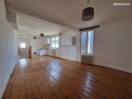 appartement 2ch centre st pourçain