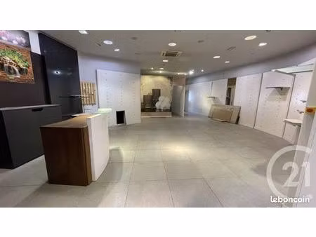 local commercial 84 m²