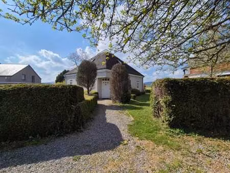 maison au style unique à vendre à lierneux