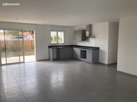 location maison individuelle à saint rémy en rollat
