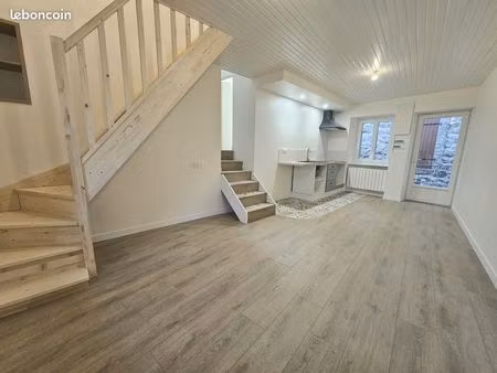 maisonnette centre ville satillieu location