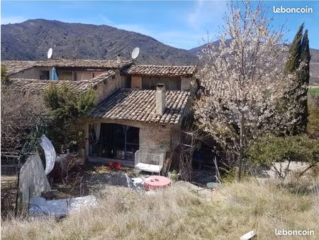 maisonnette de charme au calme à 7min d'aiglun village