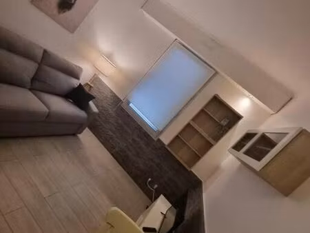 à louer – studio meublé 15 m² – rez-de-chaussée – calme