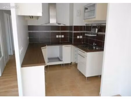 f4 appartement renové résidence calme