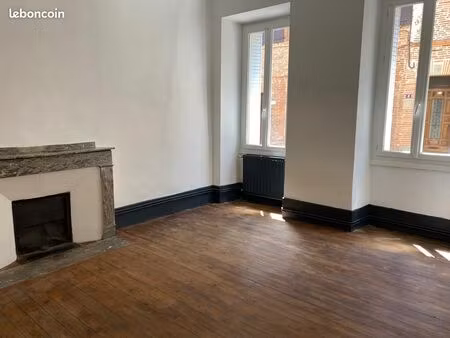 location t3 neuf - centre ville saverdun
