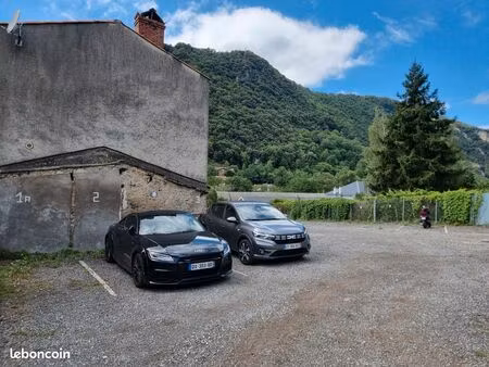 place de parking proche centre foix