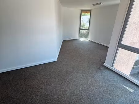 local de stockage / garde-meubles – 25 m²