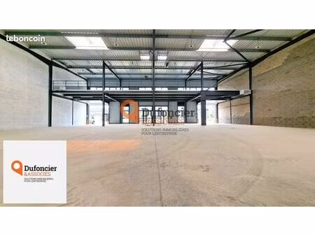 local d'activite 792 m² poitiers