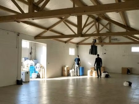 local atypique 100 m² – anciennes écuries rénovées – dury