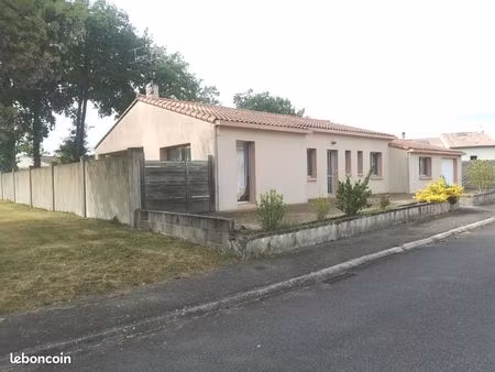 plain pied centre saint hilaire de loulay