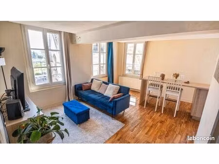 ⭐ t3 standing 74 m² • vue collégiale • hyper centre • immeuble classé