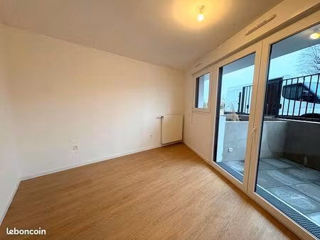 studio 1 pièce 33 m²