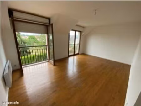 location 3 pièces 63m2 - disponible en août