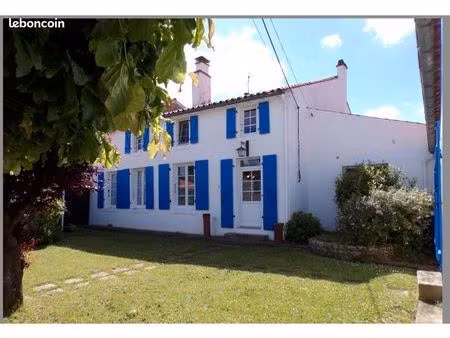 vente privée – propriété de caractère avec gîte indépendant  piscine et jardin