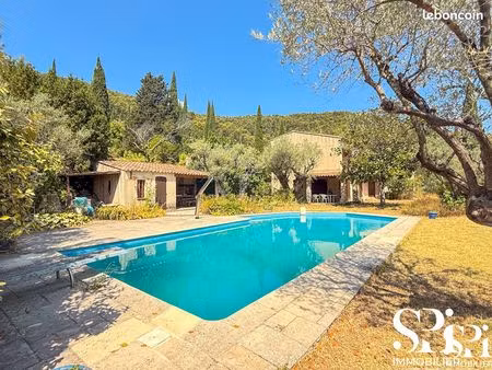 villa 7 pièces 220 m²